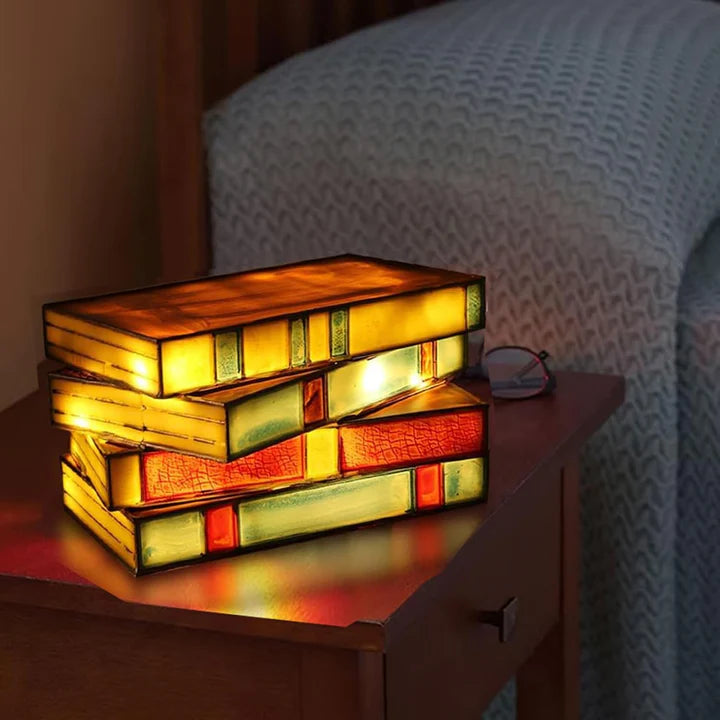 Buntglas-Bücherstapel-Lampe